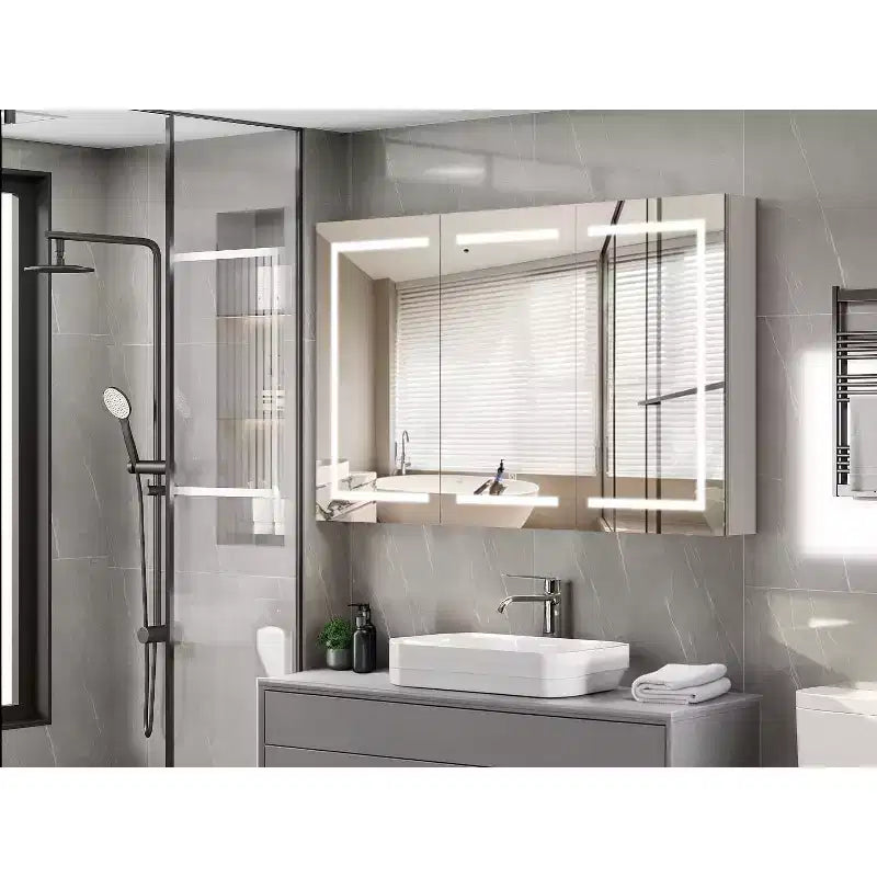 Armoire à pharmacie de salle de bain extra large éclairée avec miroir, grande armoire de salle de bain à 3 portes avec lumières, à fixation murale