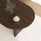 Table à manger ovale, bois massif avec plateau résistant aux rayures et pieds rayés, style ferme moderne, noyer