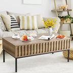 Table basse relevable en bois avec compartiment de rangement dissimulé, finition teck