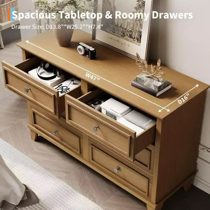 Commode à tiroirs, meuble de rangement en bois avec poignées métalliques, design moderne pour chambre, salon, entrée