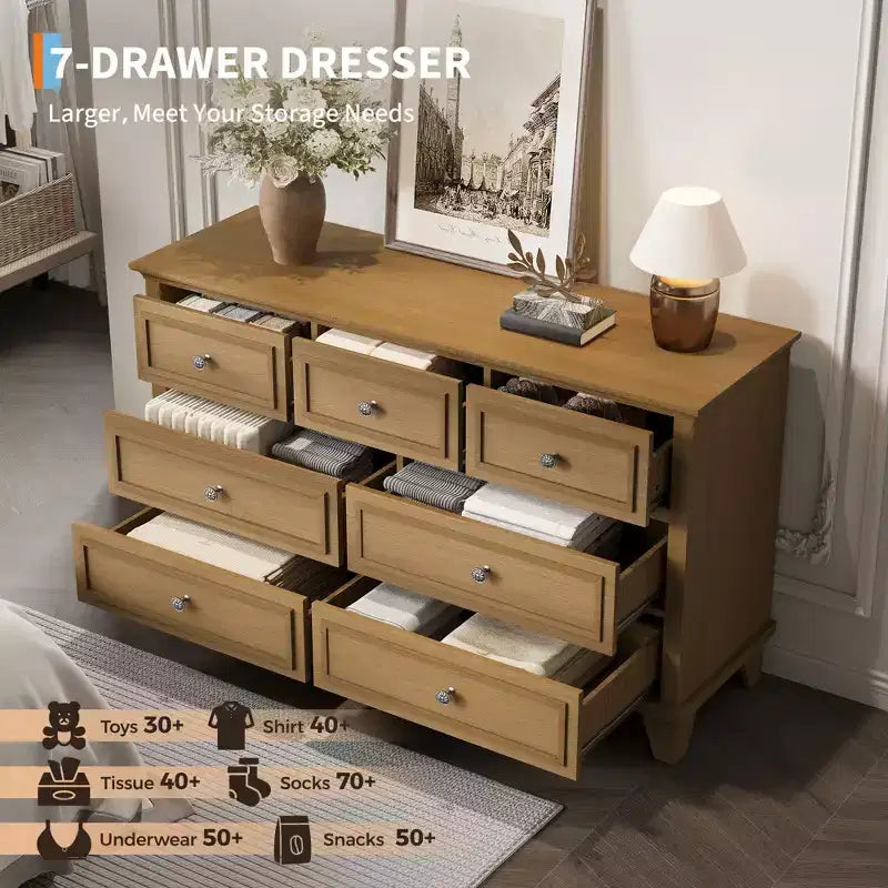 Commode à tiroirs, meuble de rangement en bois avec poignées métalliques, design moderne pour chambre, salon, entrée