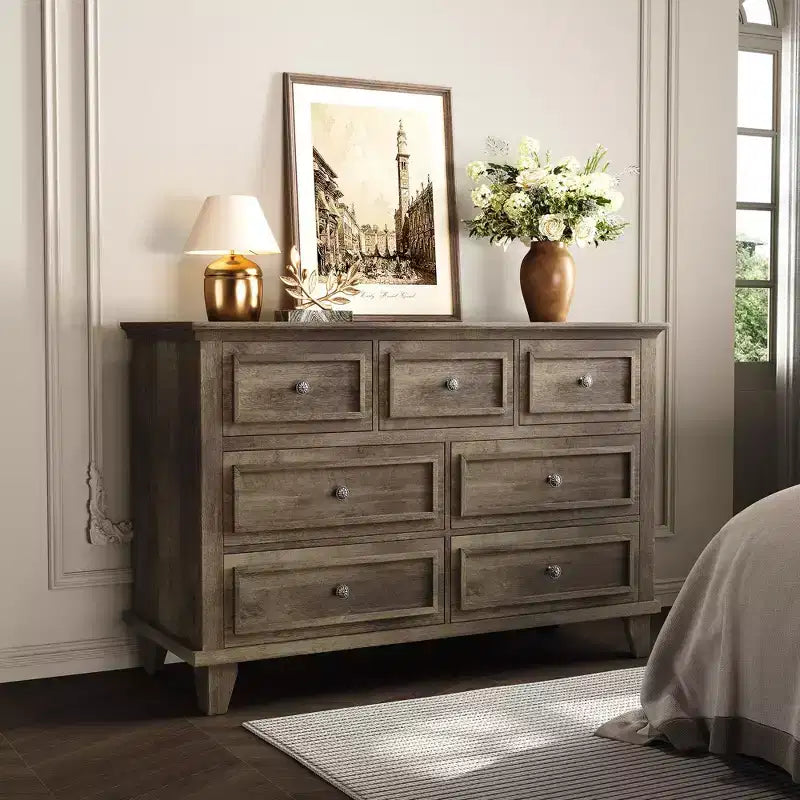 Commode à tiroirs, meuble de rangement en bois avec poignées métalliques, design moderne pour chambre, salon, entrée